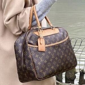 💎✨HOT BUY✨💎Authentic Louis Vuitton  Deauville